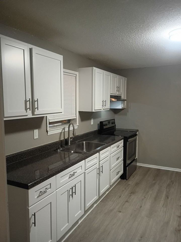 659 Pearce St - Photo 6 of 7