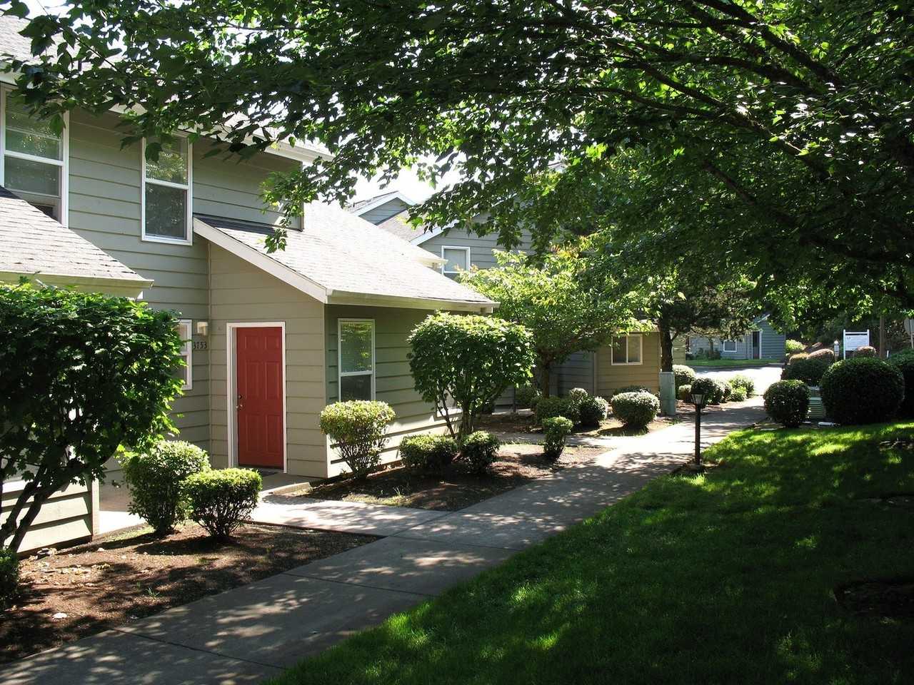 Ripplingbrook Terrace - Photo 4 of 21