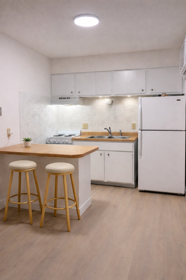 210 NW College Avenue - Photo 2 of 5