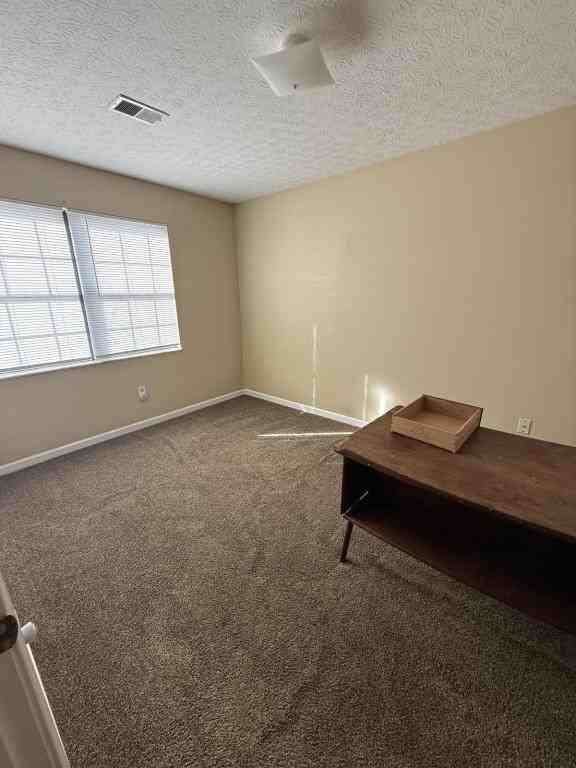 1238 Clear Ridge Ln - Photo 3 of 11