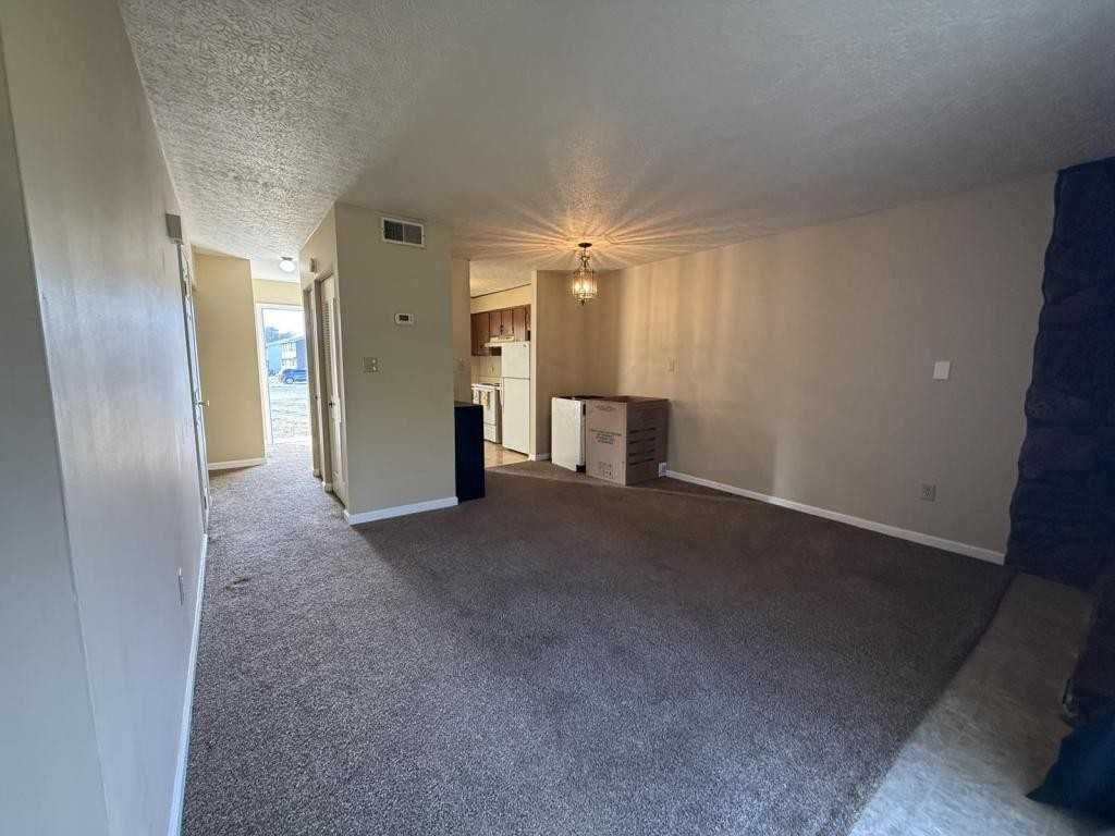 1238 Clear Ridge Ln - Photo 7 of 11