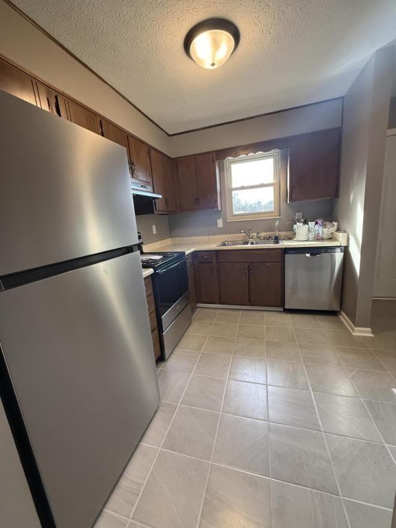 1240 Clear Ridge Ln - Photo 2 of 11