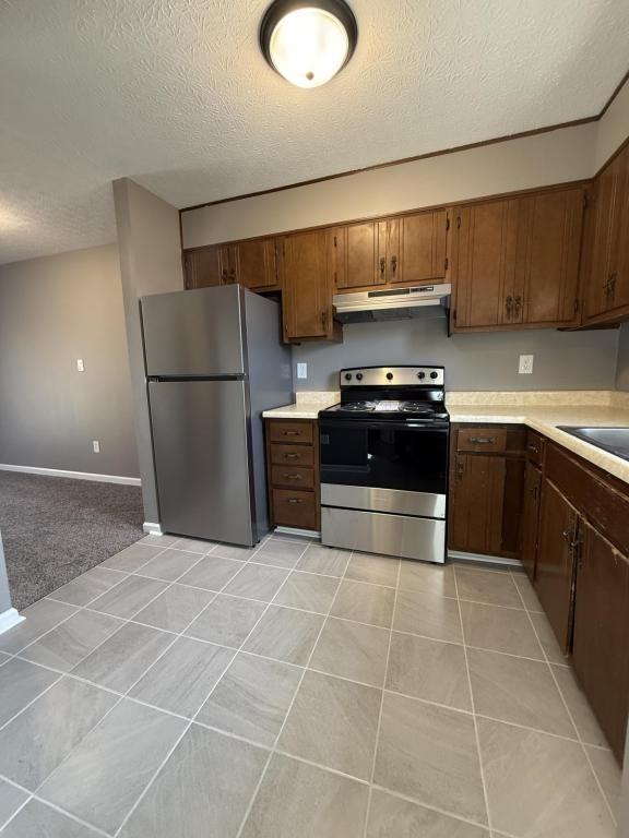 1240 Clear Ridge Ln - Photo 3 of 11