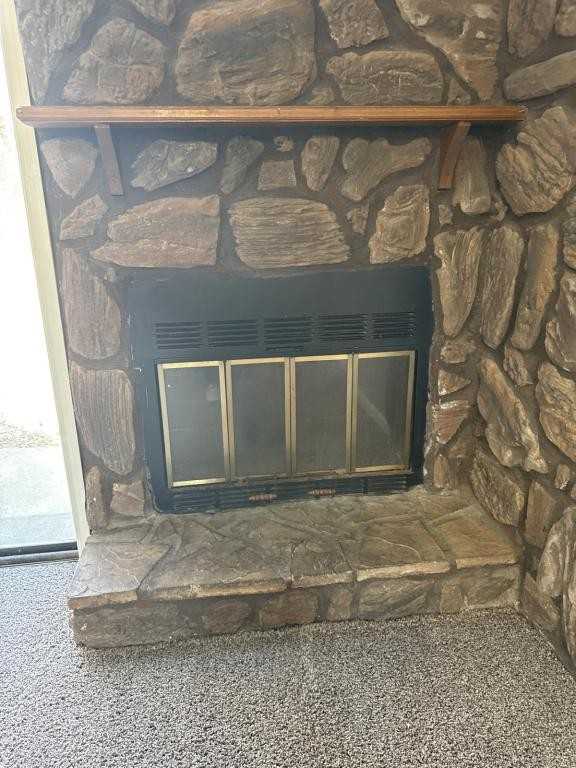 1240 Clear Ridge Ln - Photo 5 of 11