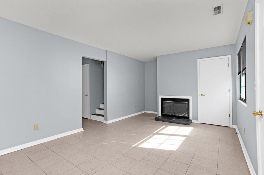 110 Melanie Ln Apt A - Photo 5 of 23