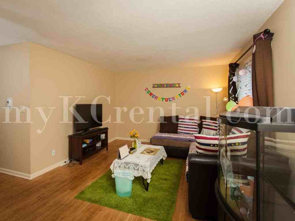 9619 Outlook Dr - Photo 5 of 20