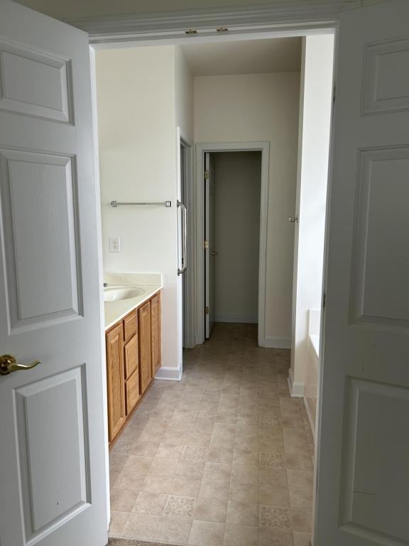 433 Tiburon Dr - Photo 5 of 8