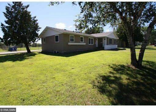 1106 13th St S - Photo 2 of 7