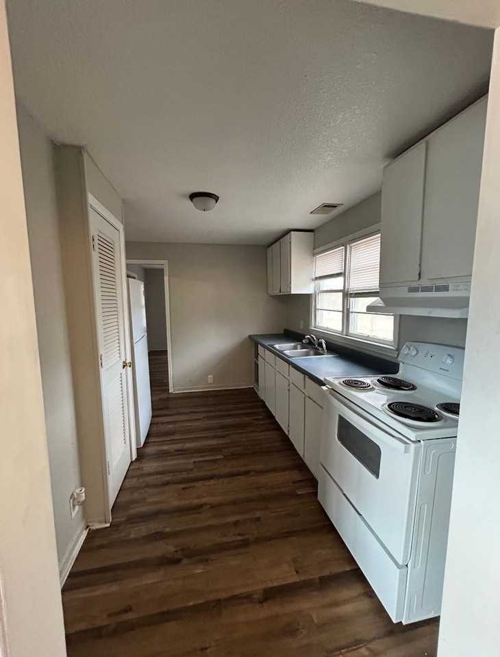 49 Central Ave - Photo 2 of 15