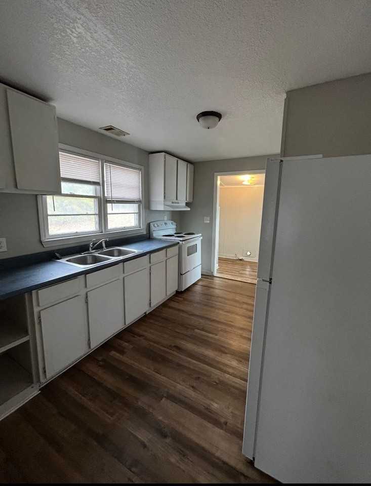 49 Central Ave - Photo 3 of 15