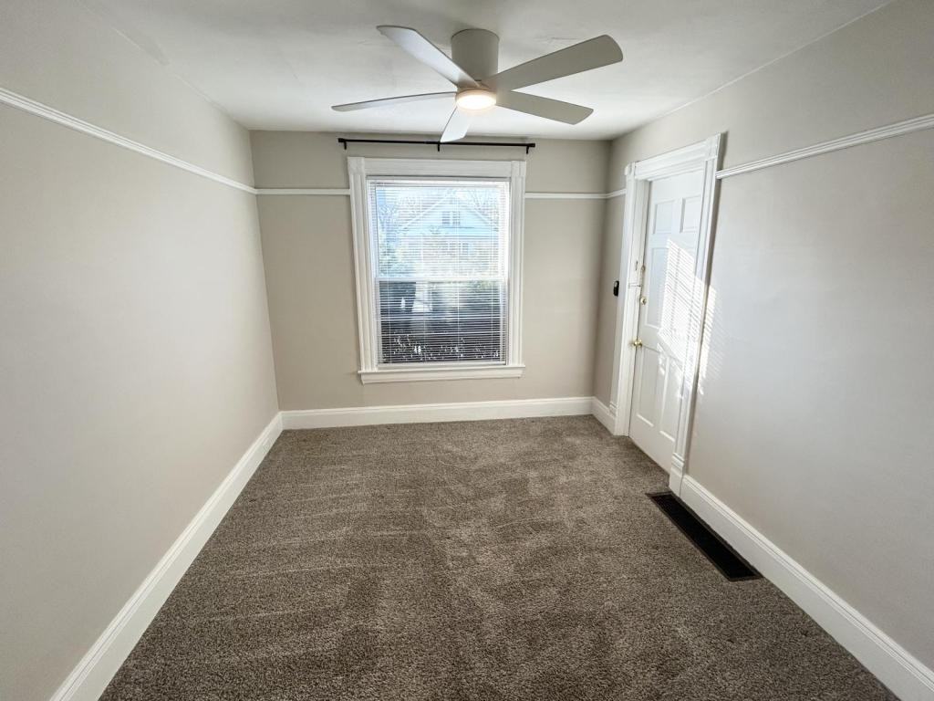 519 S Midler Ave - Photo 2 of 9