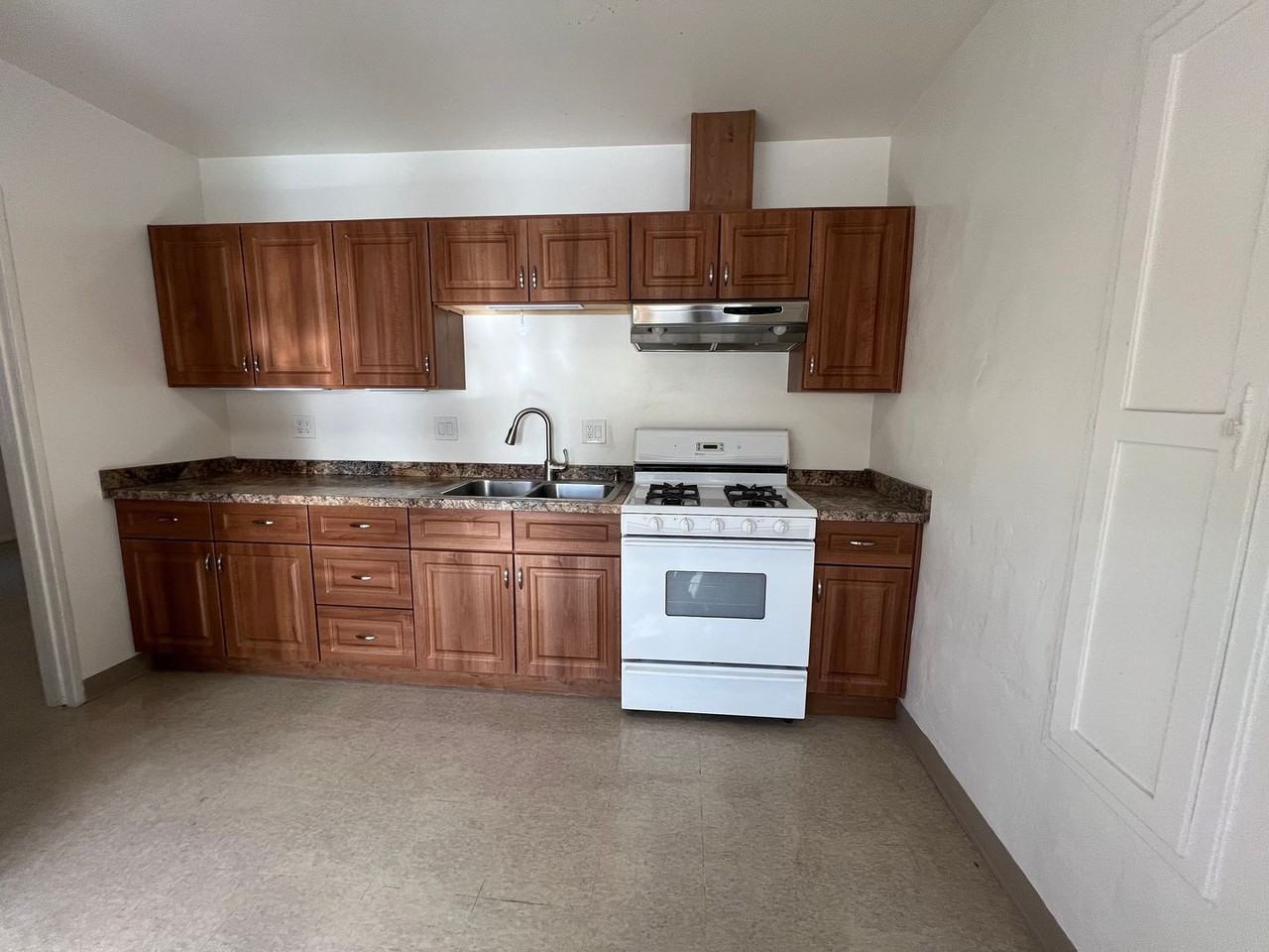 Sun Valley Duplex - Photo 4 of 31