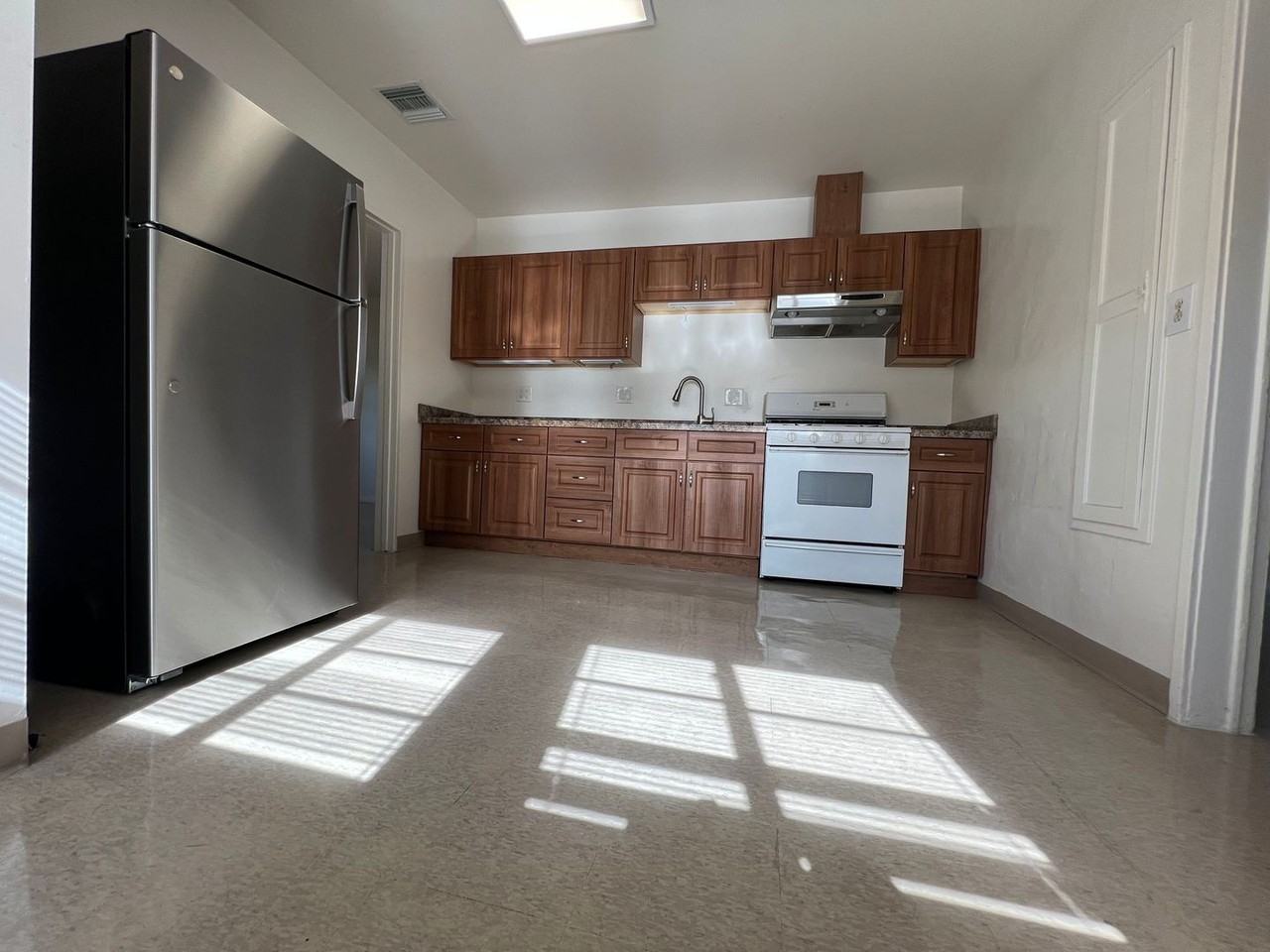 Sun Valley Duplex - Photo 5 of 31