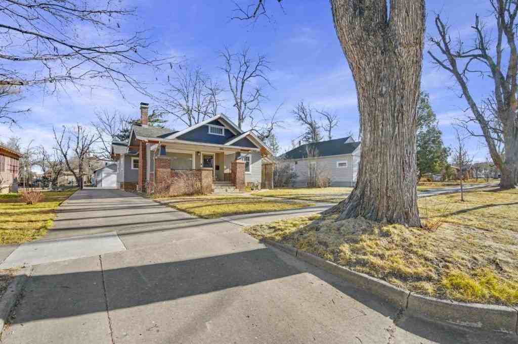 1846 12th St - Photo 3 of 19