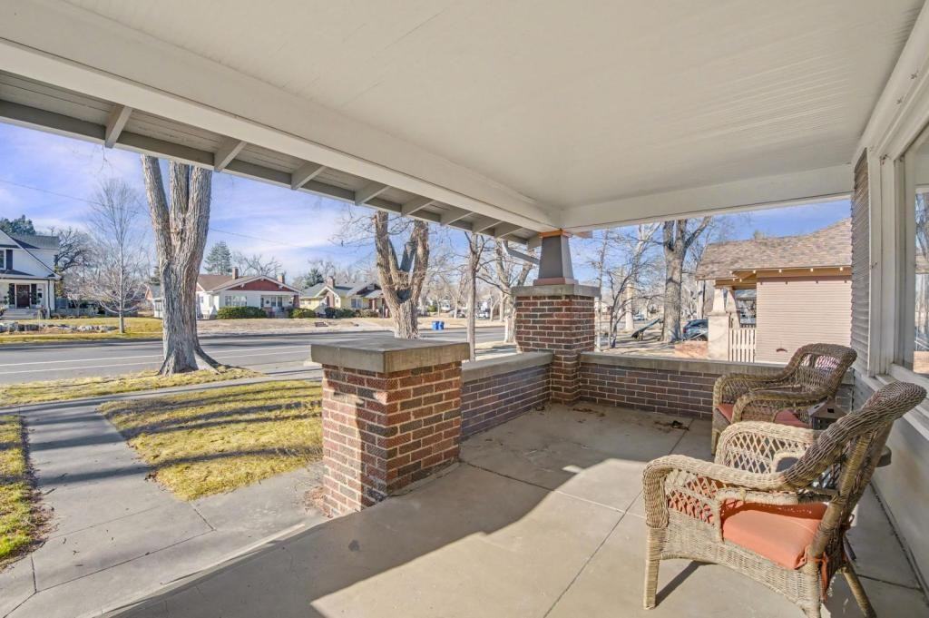 1846 12th St - Photo 4 of 19