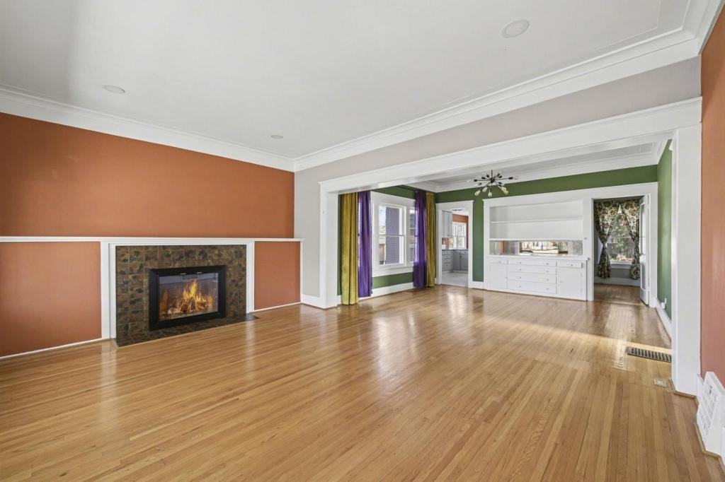 1846 12th St - Photo 5 of 19