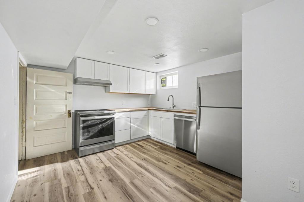 1846 12th Ave - Photo 4 of 8