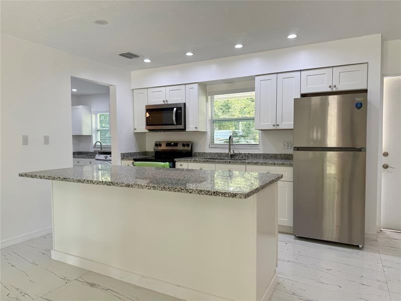 1617 Birch St - Photo 3 of 21