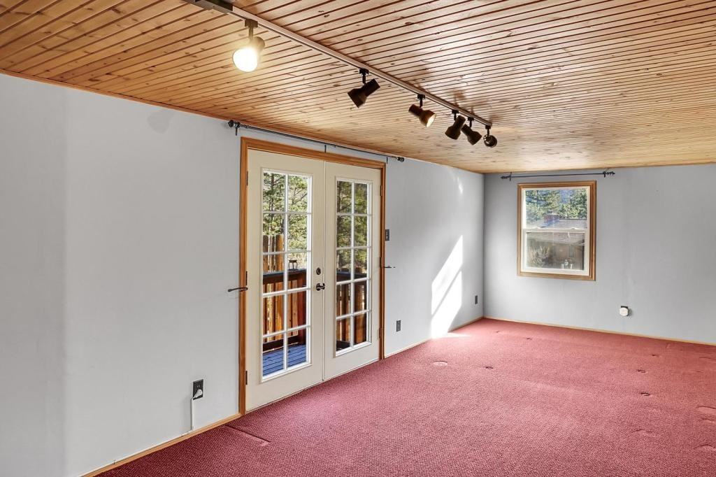 9140 Picabo Rd - Photo 4 of 18