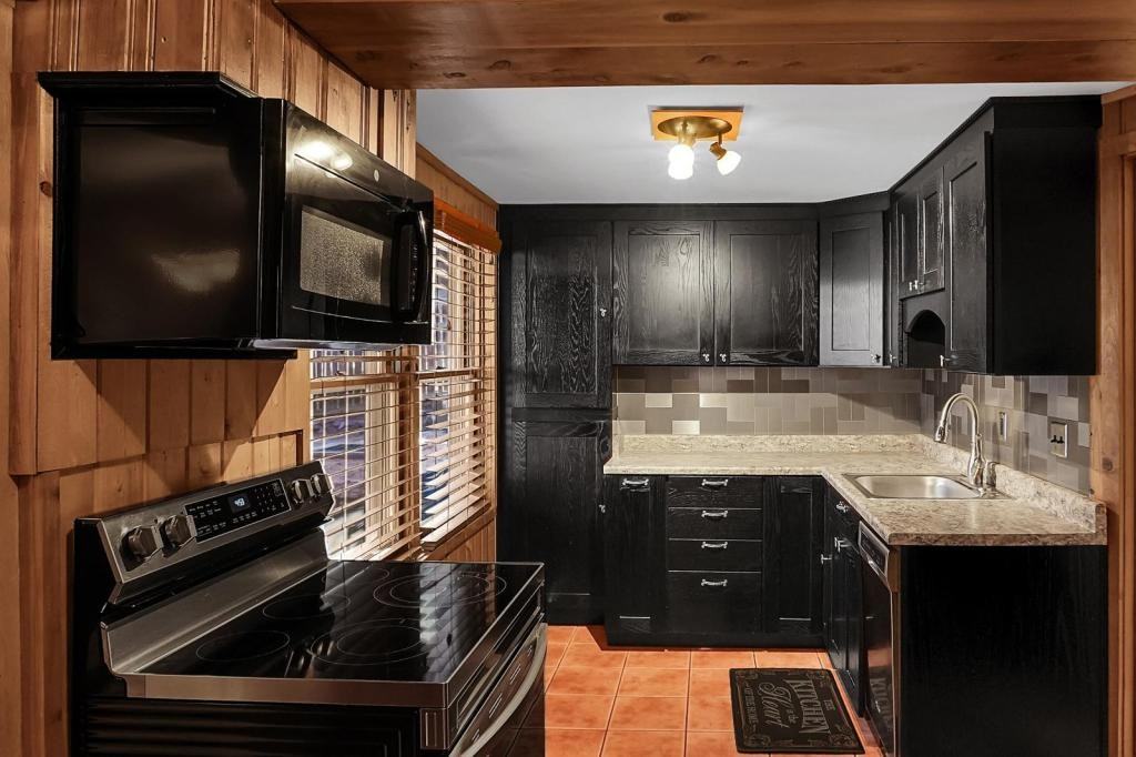 9140 Picabo Rd - Photo 6 of 18