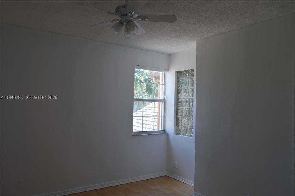 1527 Veracruz Ln - Photo 7 of 9