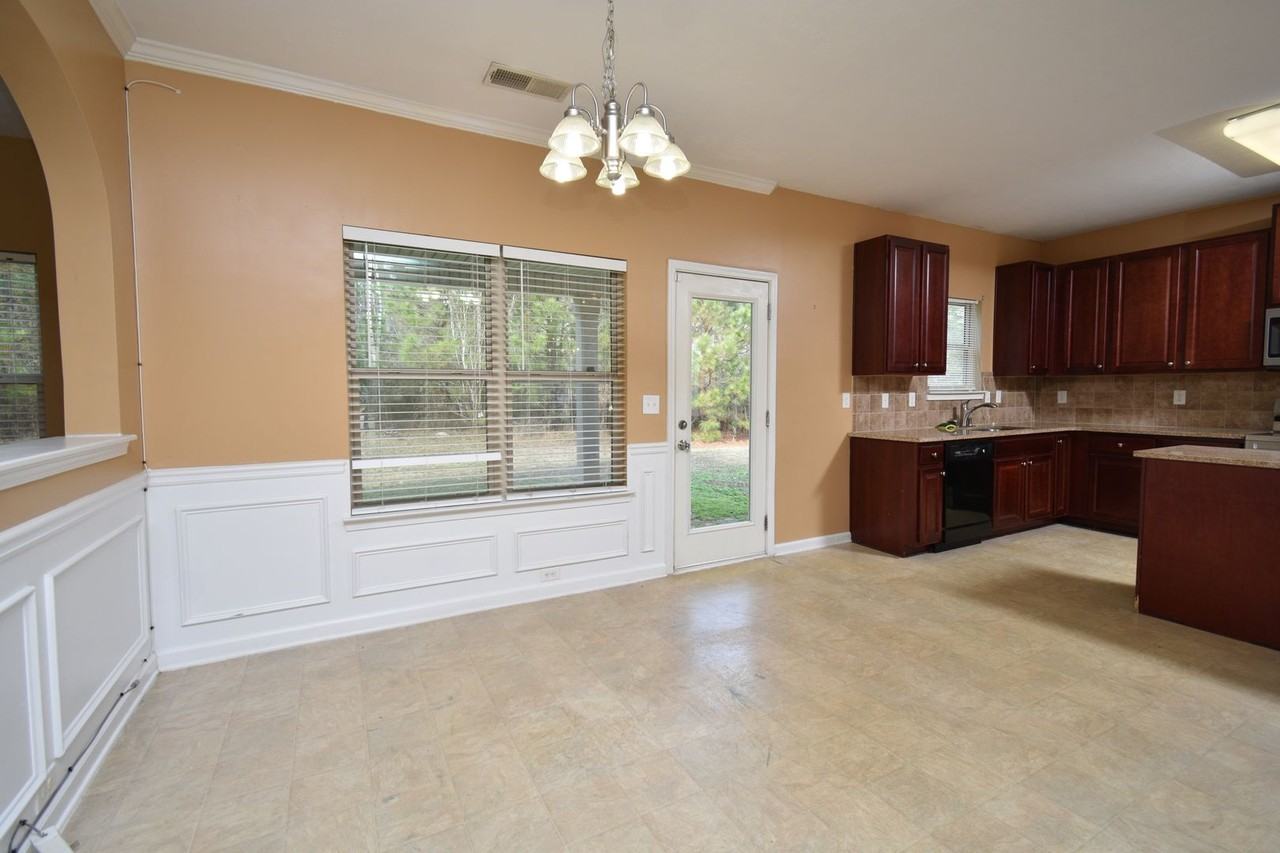 2307 Trinity Cir - Photo 7 of 19