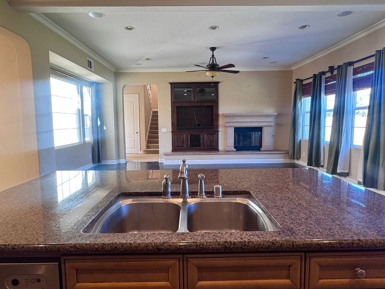 3448 Trego Ct - Photo 5 of 25