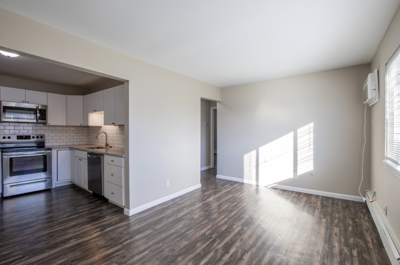 1730 Goddard Rd #8 - Photo 5 of 11