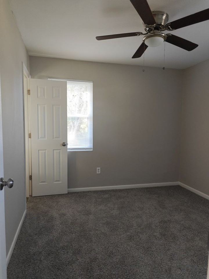 2517 Kensington Dr E - Photo 7 of 27