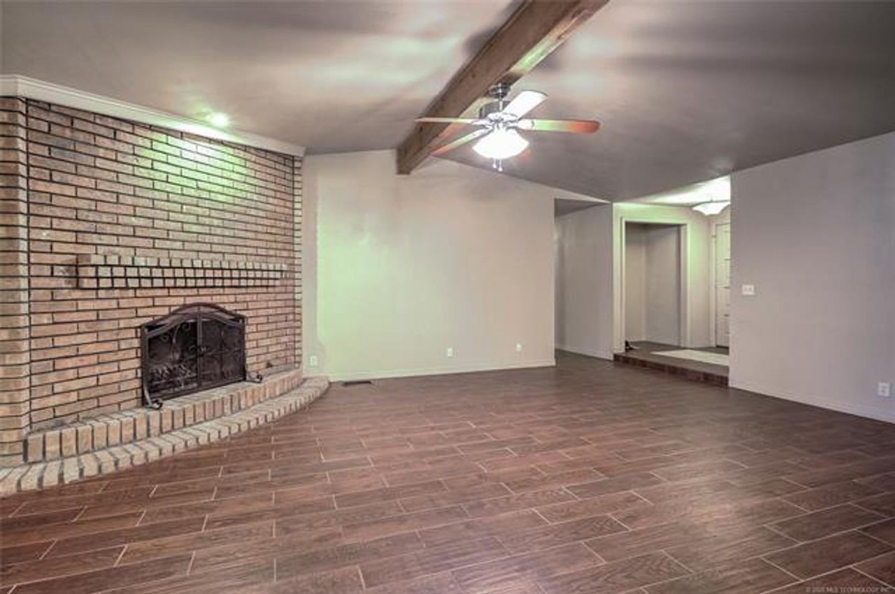 909 N Holly St - Photo 5 of 18