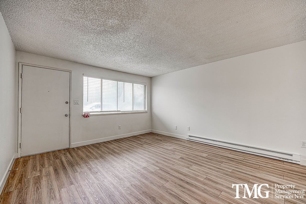 3505 K St #A - Photo 3 of 19