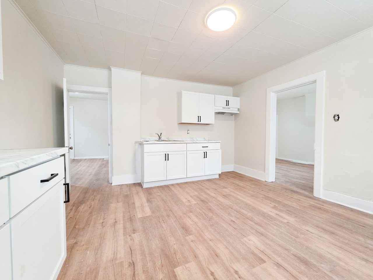 1405 Day St - Photo 2 of 12