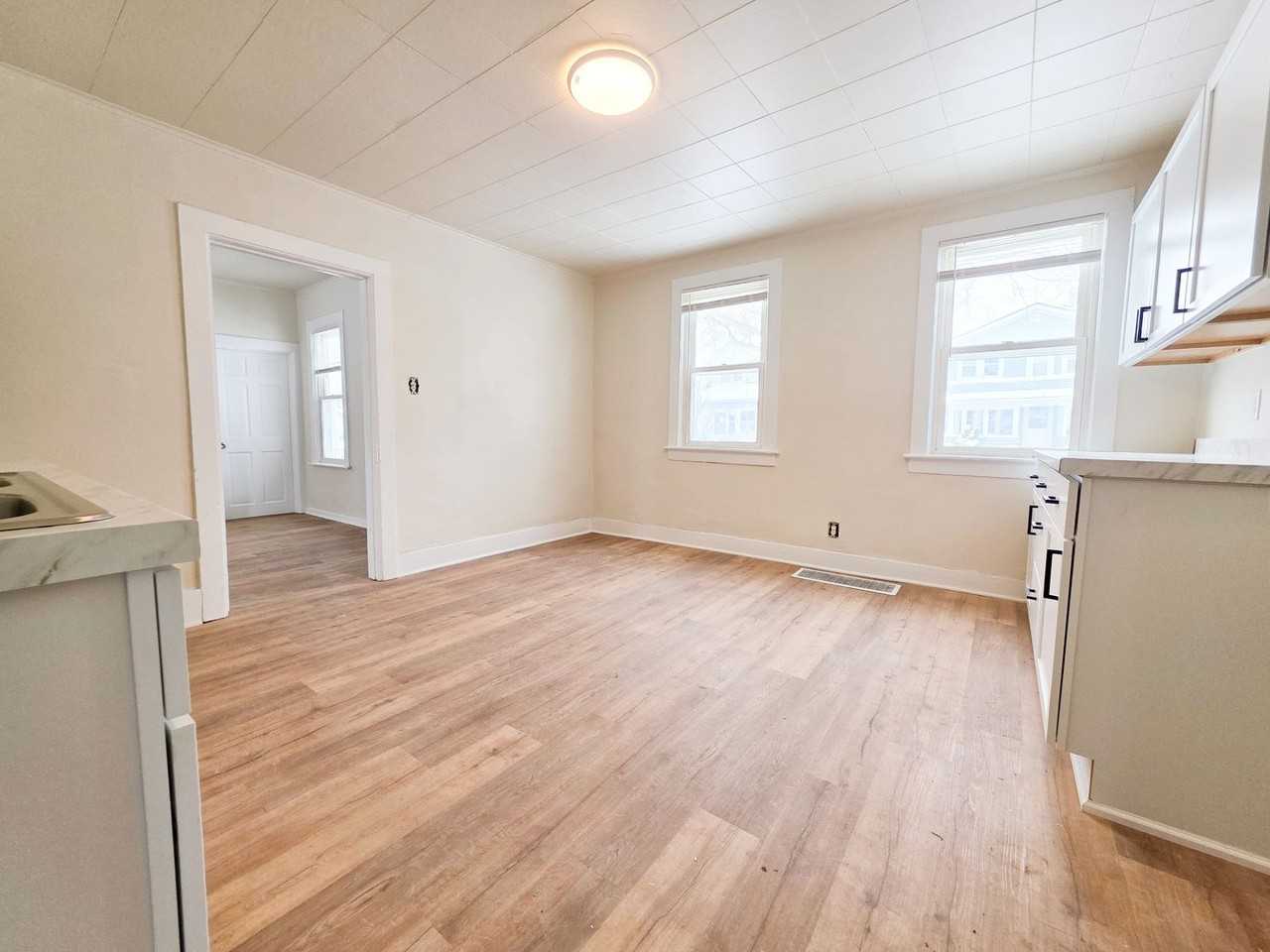 1405 Day St - Photo 4 of 12