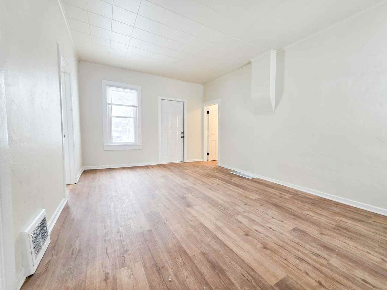 1405 Day St - Photo 6 of 12