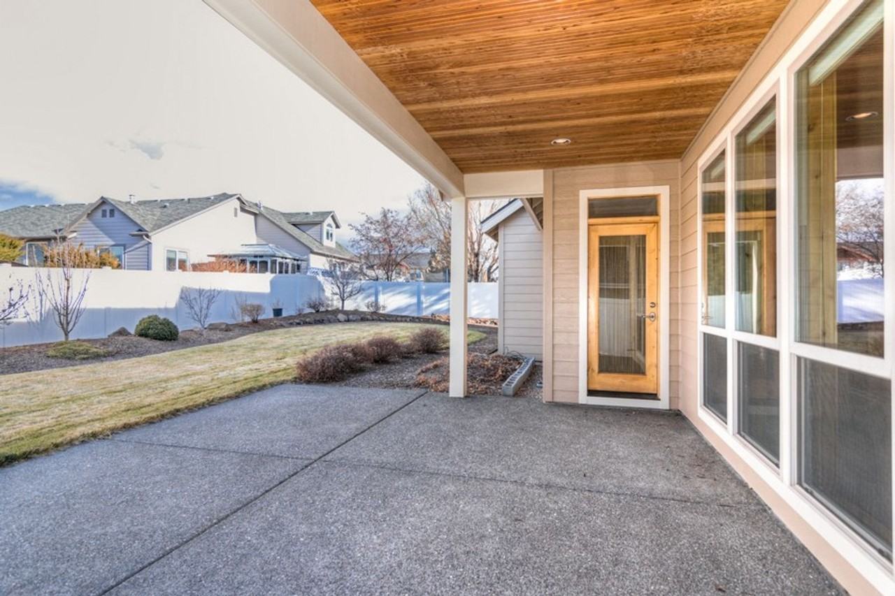 3733 Sw Yew Ln - Photo 6 of 38