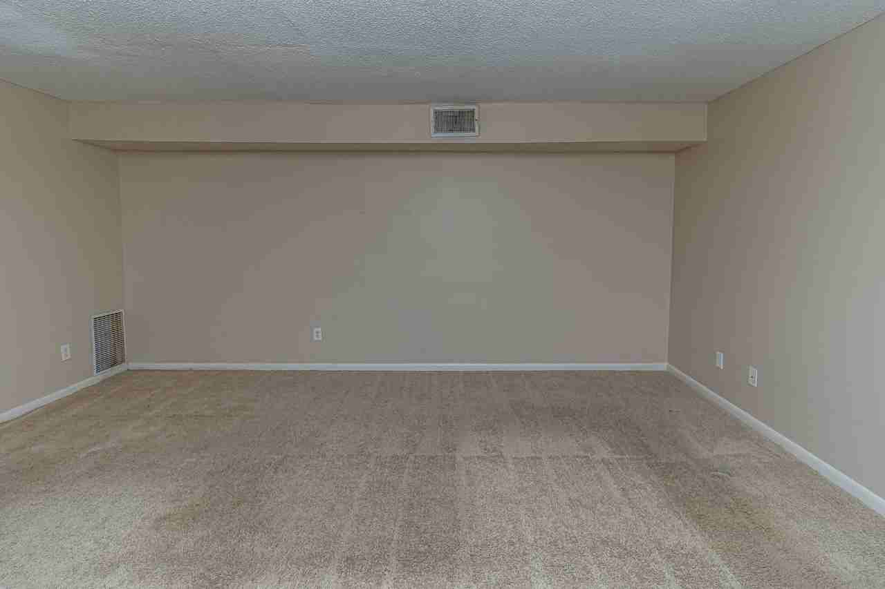 1910 Harris St - Photo 3 of 15