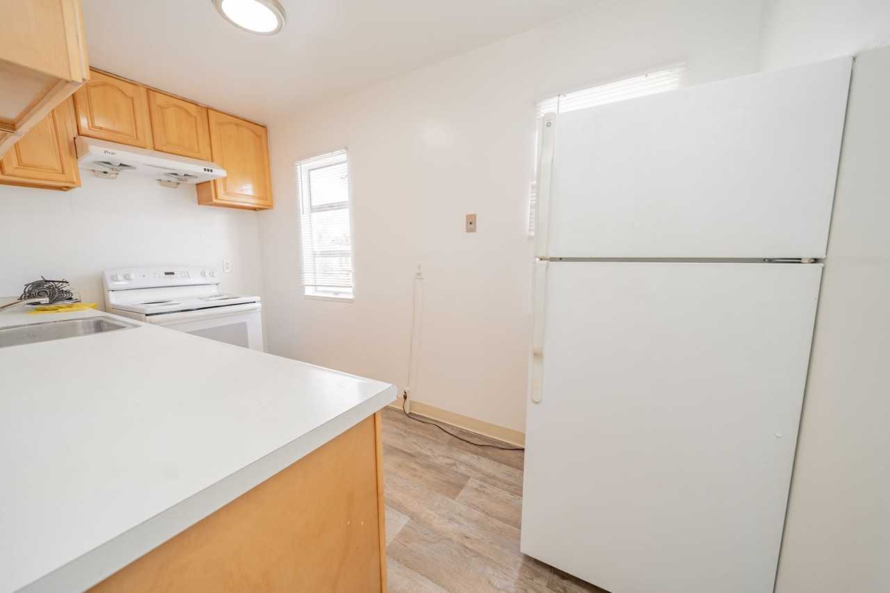 1467 Russell Street - Photo 6 of 27