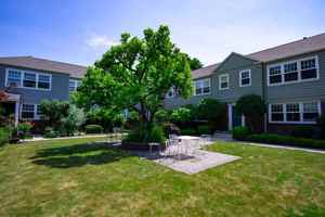 featured image of 2420 Nw Quimby St #11