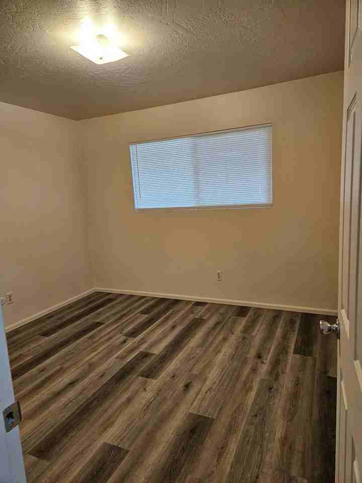 310 Nw 3rd St - Photo 7 of 9