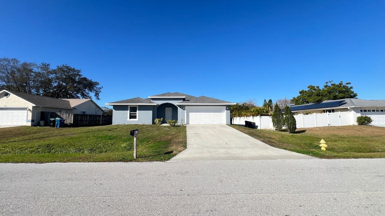 888 Remsen Ave Nw - Photo 3 of 42