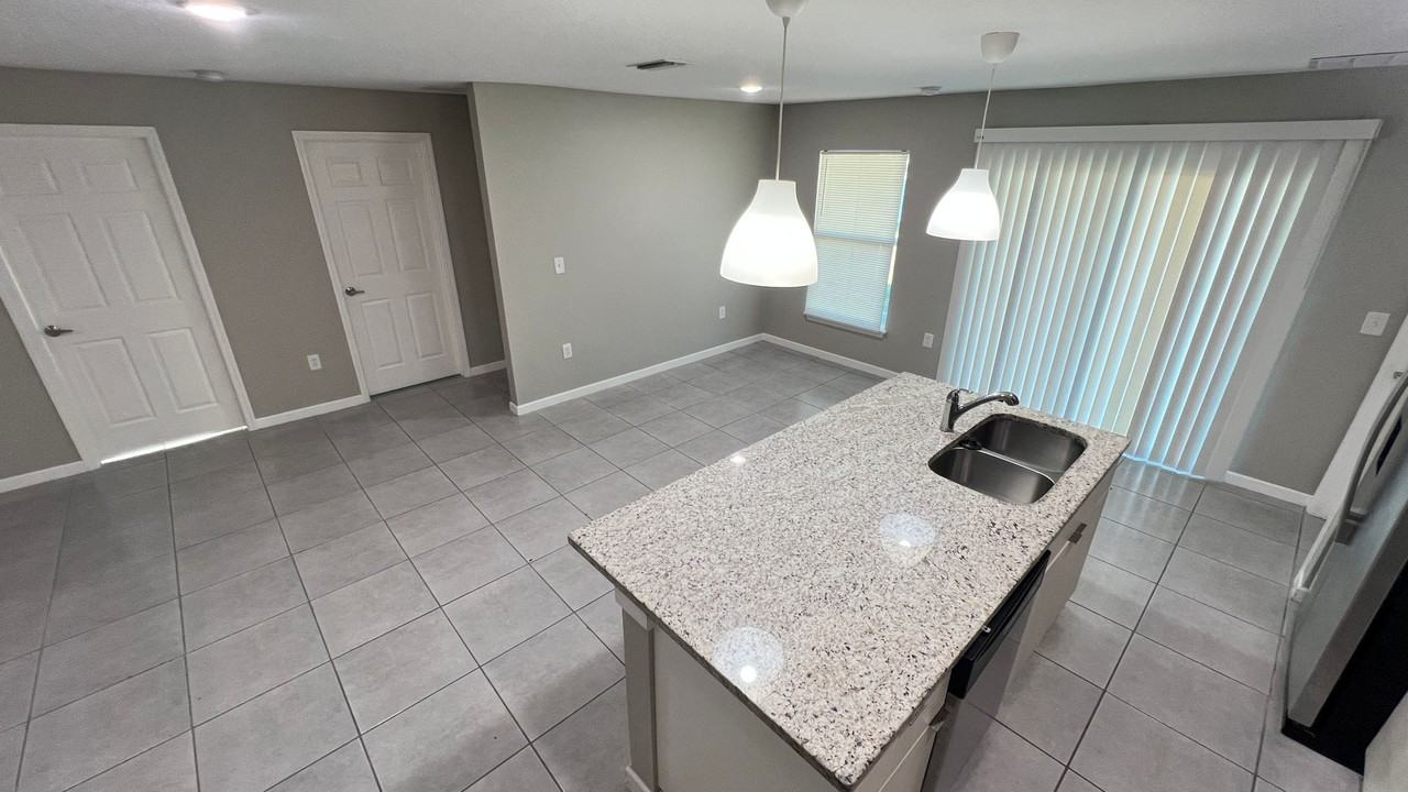 888 Remsen Ave Nw - Photo 6 of 42