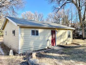 1911 Manor Ln - Photo 1 of 1