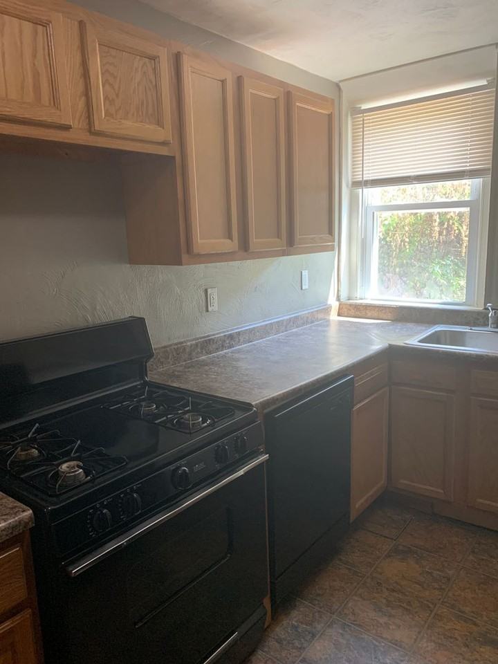 3414 Bates St - Photo 3 of 12