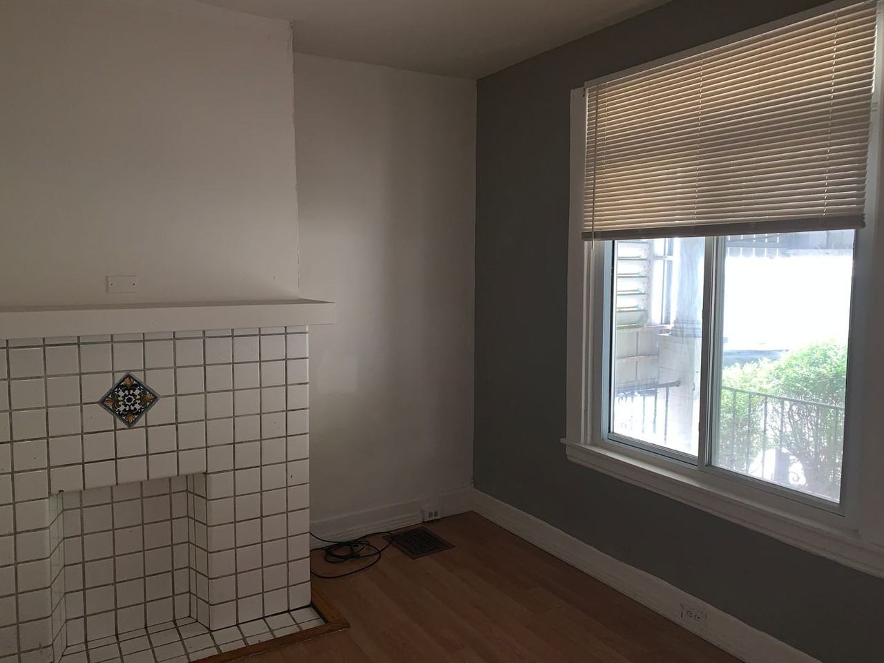 230 Robinson St - Photo 7 of 15