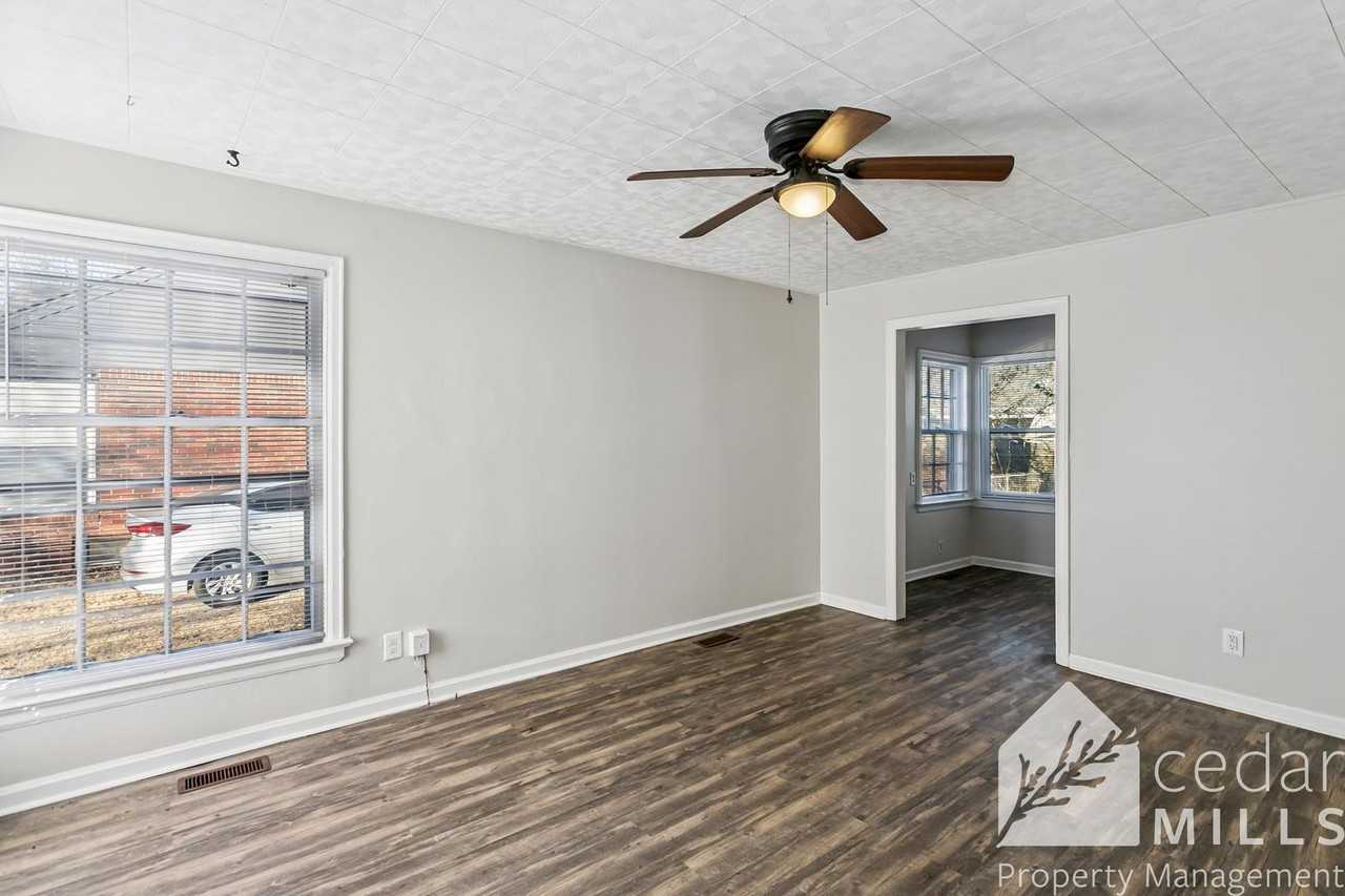 2520 E Wilma St - Photo 2 of 10