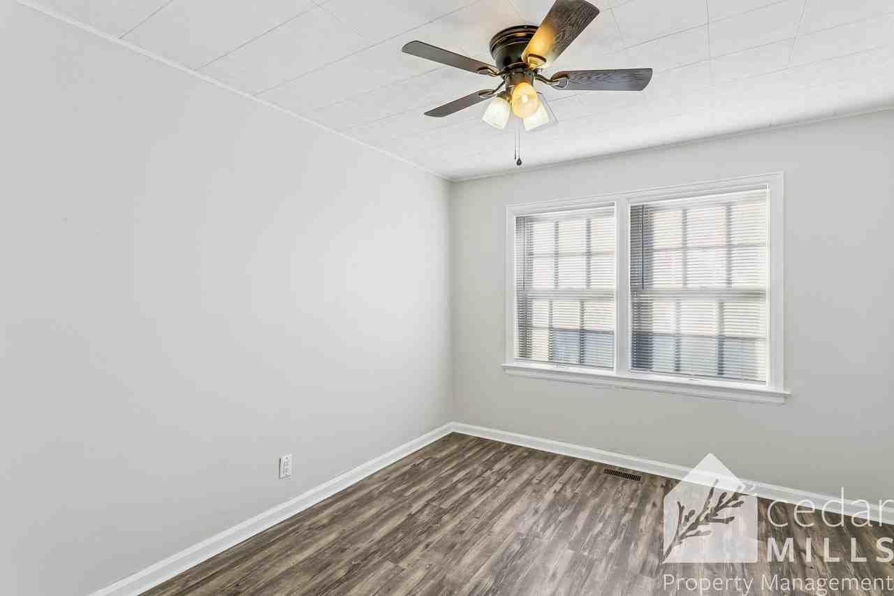 2520 E Wilma St - Photo 4 of 10