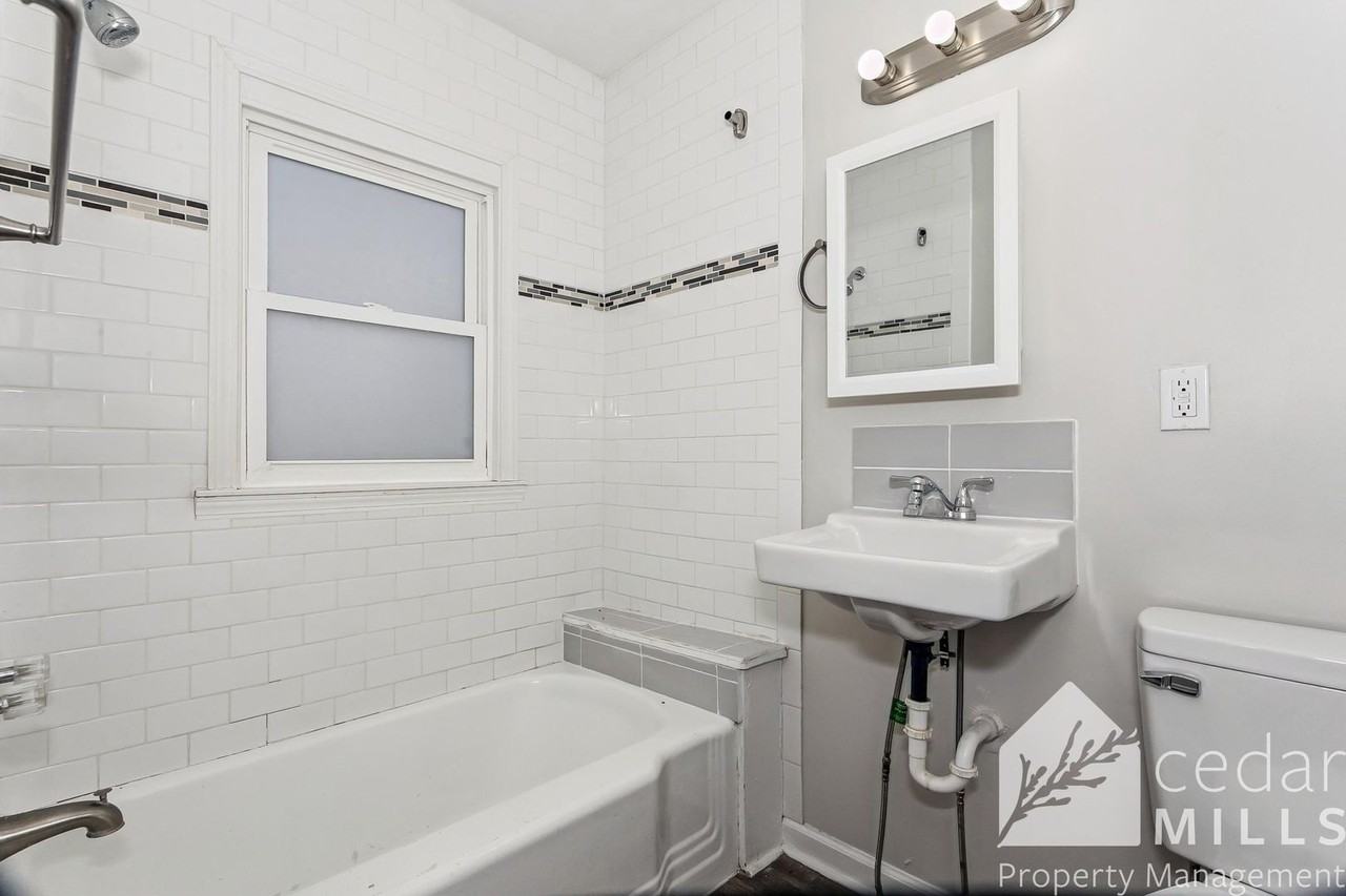 2520 E Wilma St - Photo 7 of 10