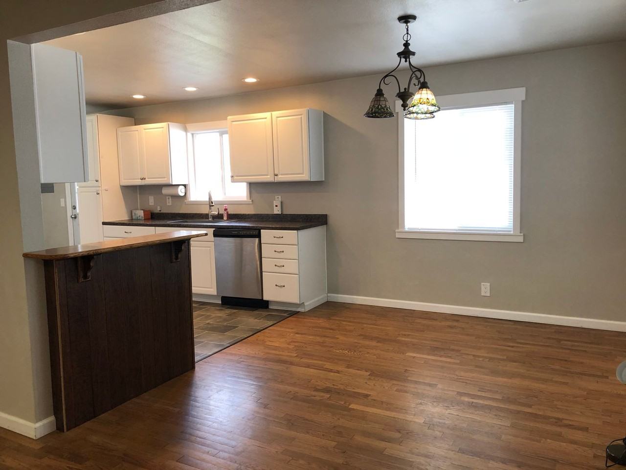 717 S Marigold St - Photo 3 of 15