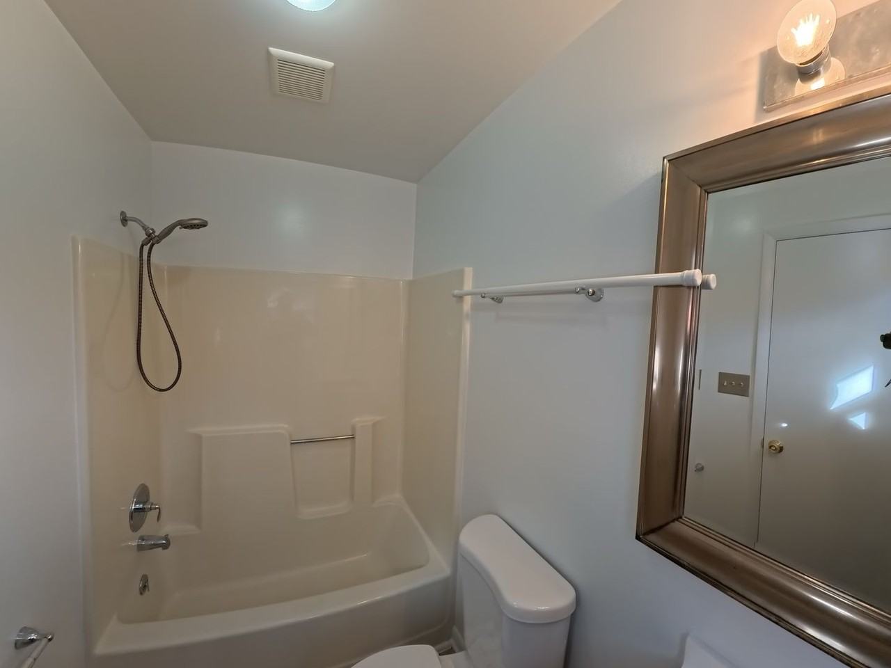 127 Creekview Ct - Photo 5 of 13