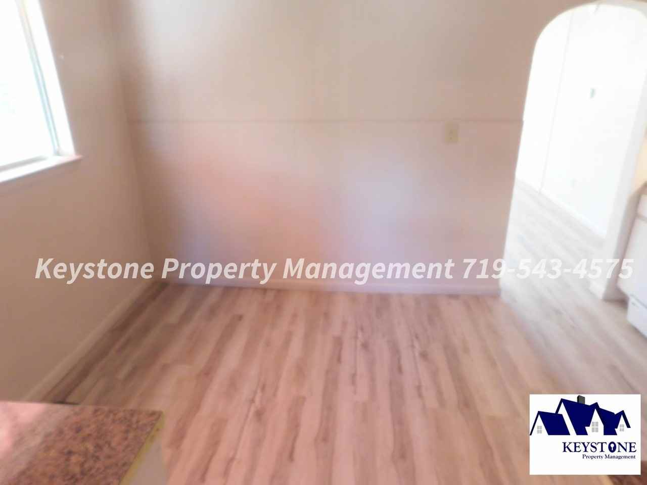 1609 Evergreen St - Photo 4 of 15